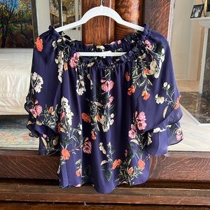 Cute Parker floral off the shoulder top.